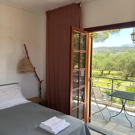 Pasithea Bed & Breakfast 3*